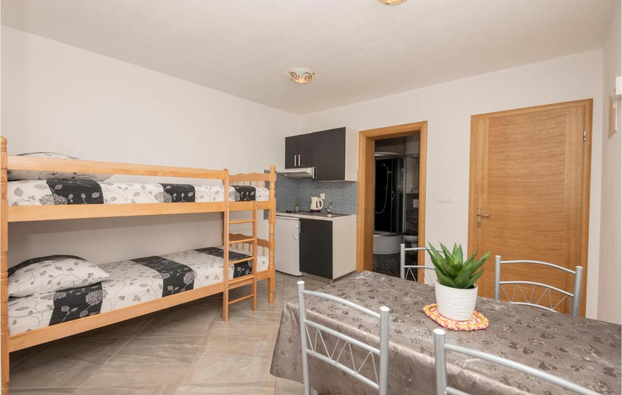 Beautiful Apartment In Krvavica With Kitchen Eksteriør billede
